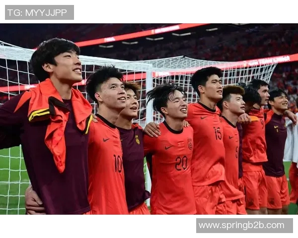 回顾02年国足与巴西首发阵容的经典对决与历史意义