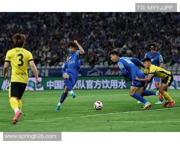 大理锐龙与上海申花激战正酣谁能在赛场上笑到最后 大理锐龙与上海申花激战正酣谁能在赛场上笑到最后