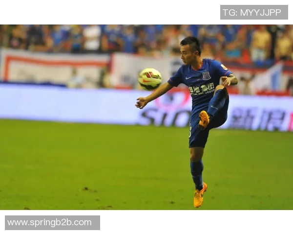 马丁内斯的传奇之路：从青涩球员到世界级教练的蜕变与成就